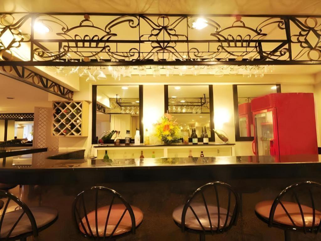 Las Palmas Hotel De Manila Exteriör bild